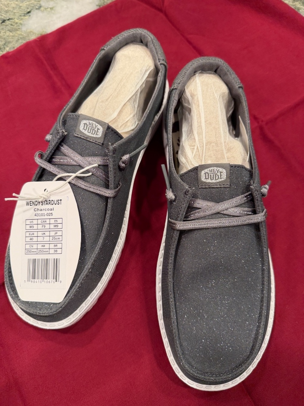Womens Hey Dude Shoes NWT - Picture 2 of 4